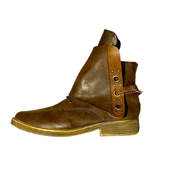 Unique Ankle Boot with Three Closures. 10 - Picture 1 of 4